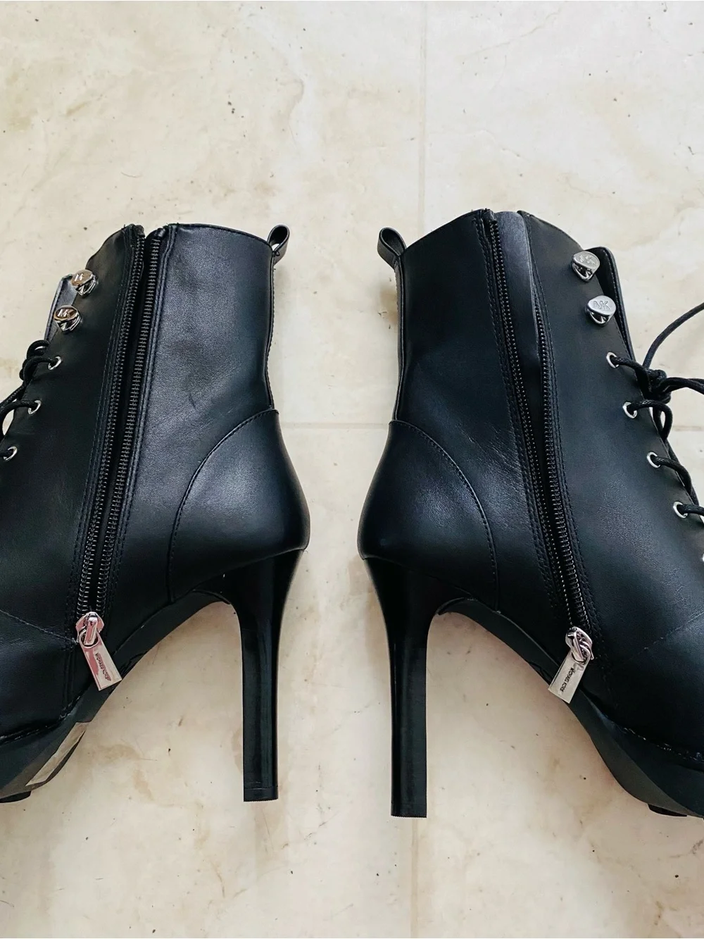 $295 NWOT Michael Kors Black Leather Kyle Lace-up Pointed Toe Edgy Ankle Boots 7